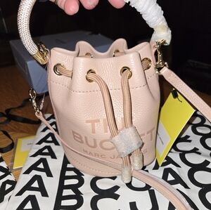 Brand New Marc Jacobs "The Bucket bag" in pink leather   Size-sma…